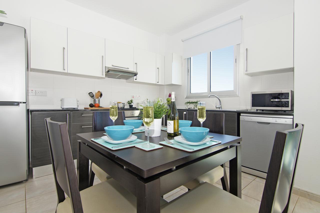 Amber - Coralli Beachfront Apartment 프로타라스 외부 사진